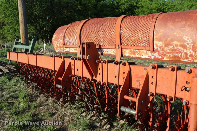 image for item DD8809 Yetter 3421 rotary hoe