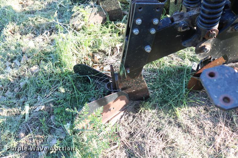 image for item DD8810 Kinze 1500 row crop cultivator