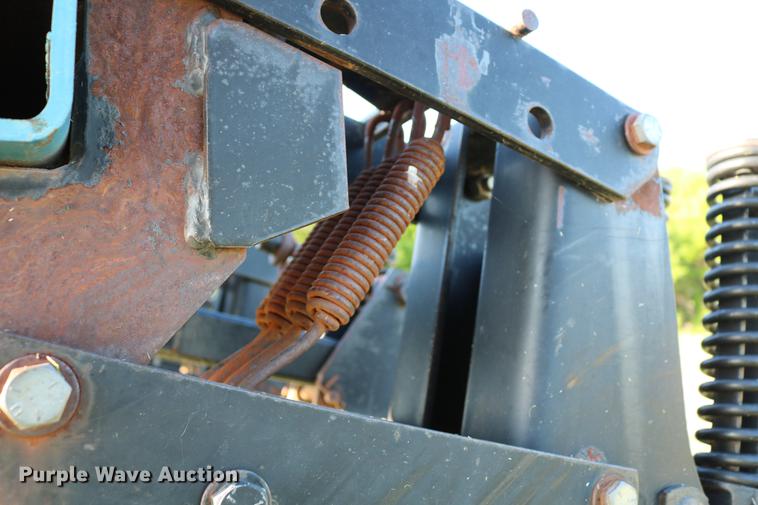 image for item DD8810 Kinze 1500 row crop cultivator