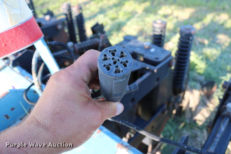 image for item DD8810 Kinze 1500 row crop cultivator