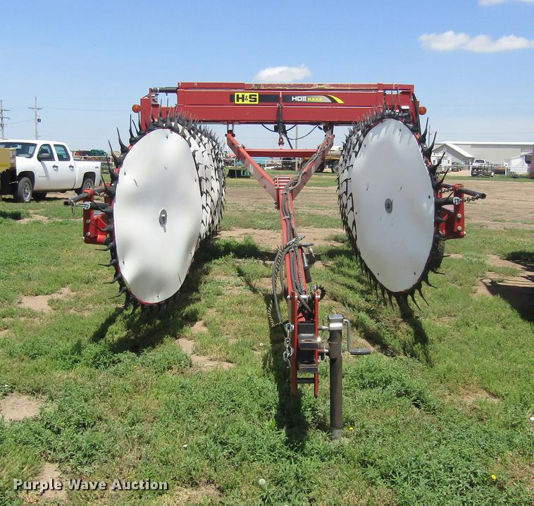 image for item DD8817 2012 H&S HDII hay rake