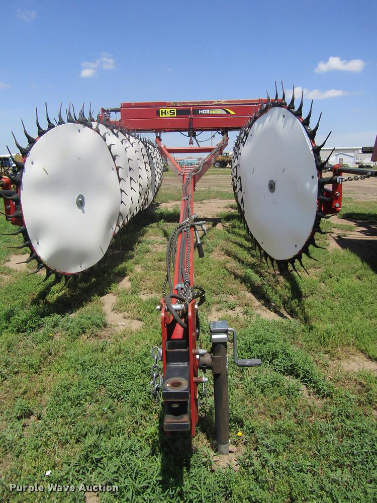 image for item DD8817 2012 H&S HDII hay rake