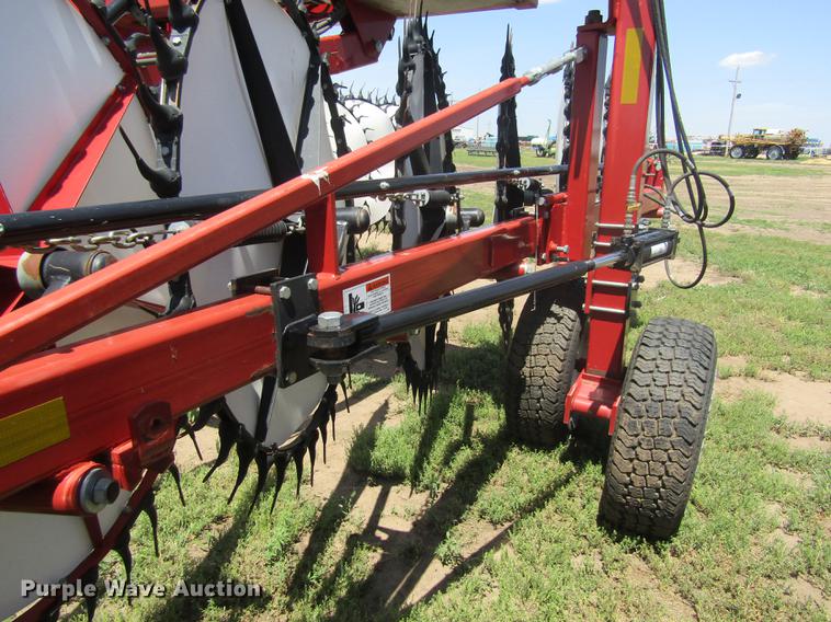 image for item DD8817 2012 H&S HDII hay rake