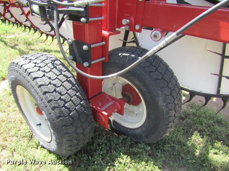 image for item DD8817 2012 H&S HDII hay rake