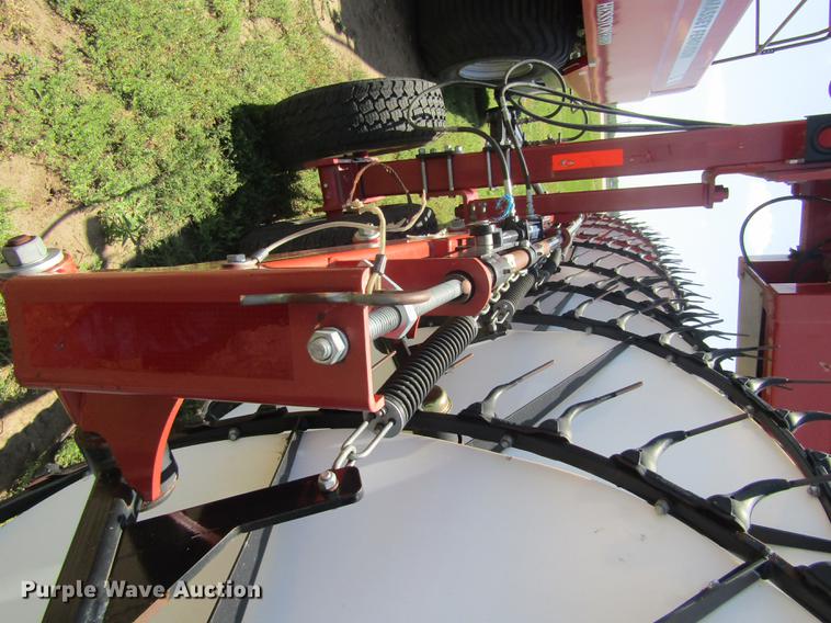 image for item DD8817 2012 H&S HDII hay rake