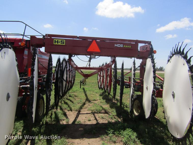 image for item DD8817 2012 H&S HDII hay rake
