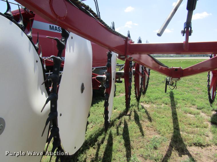 image for item DD8817 2012 H&S HDII hay rake