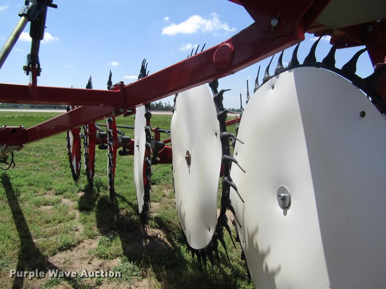 image for item DD8817 2012 H&S HDII hay rake