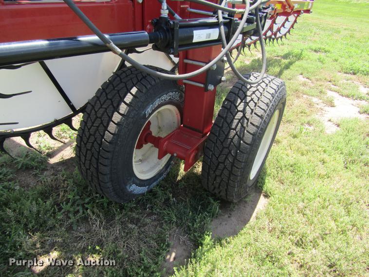 image for item DD8817 2012 H&S HDII hay rake