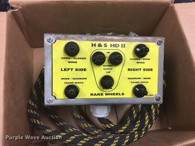 image for item DD8817 2012 H&S HDII hay rake