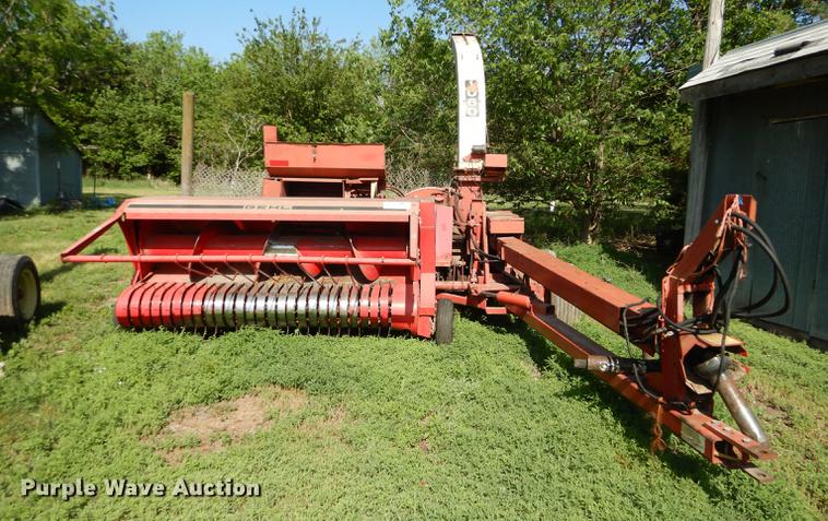 image for item DE1737 Gehl CB1060 forage harvester