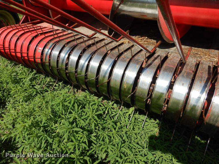 image for item DE1737 Gehl CB1060 forage harvester