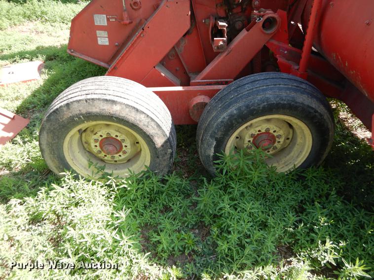 image for item DE1737 Gehl CB1060 forage harvester