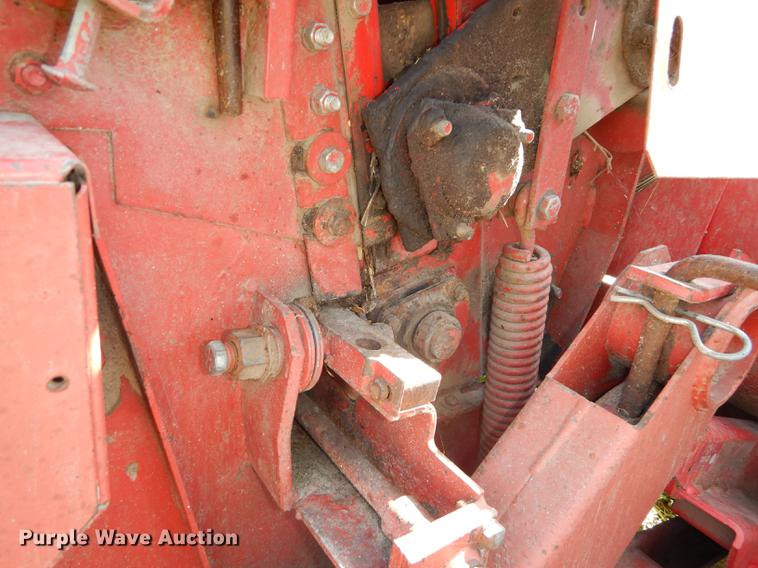 image for item DE1737 Gehl CB1060 forage harvester