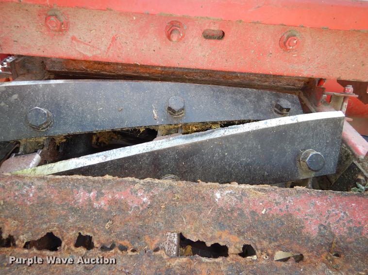 image for item DE1737 Gehl CB1060 forage harvester