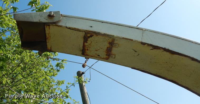 image for item DE1737 Gehl CB1060 forage harvester