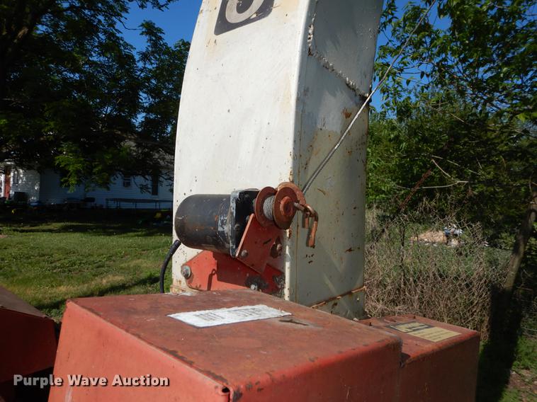image for item DE1737 Gehl CB1060 forage harvester