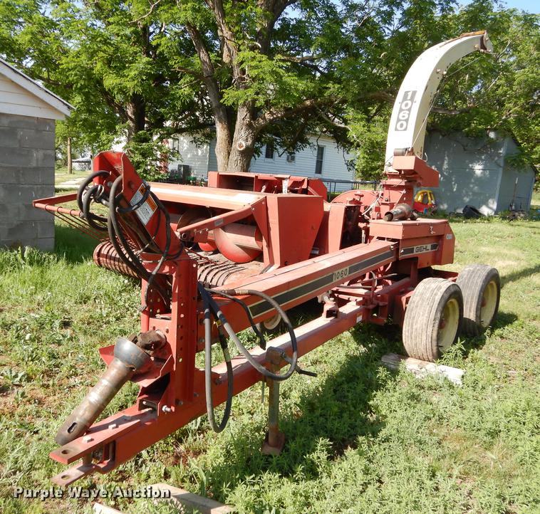 image for item DE1738 Gehl 1060 forage harvester