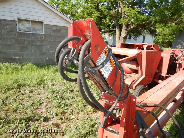 image for item DE1738 Gehl 1060 forage harvester