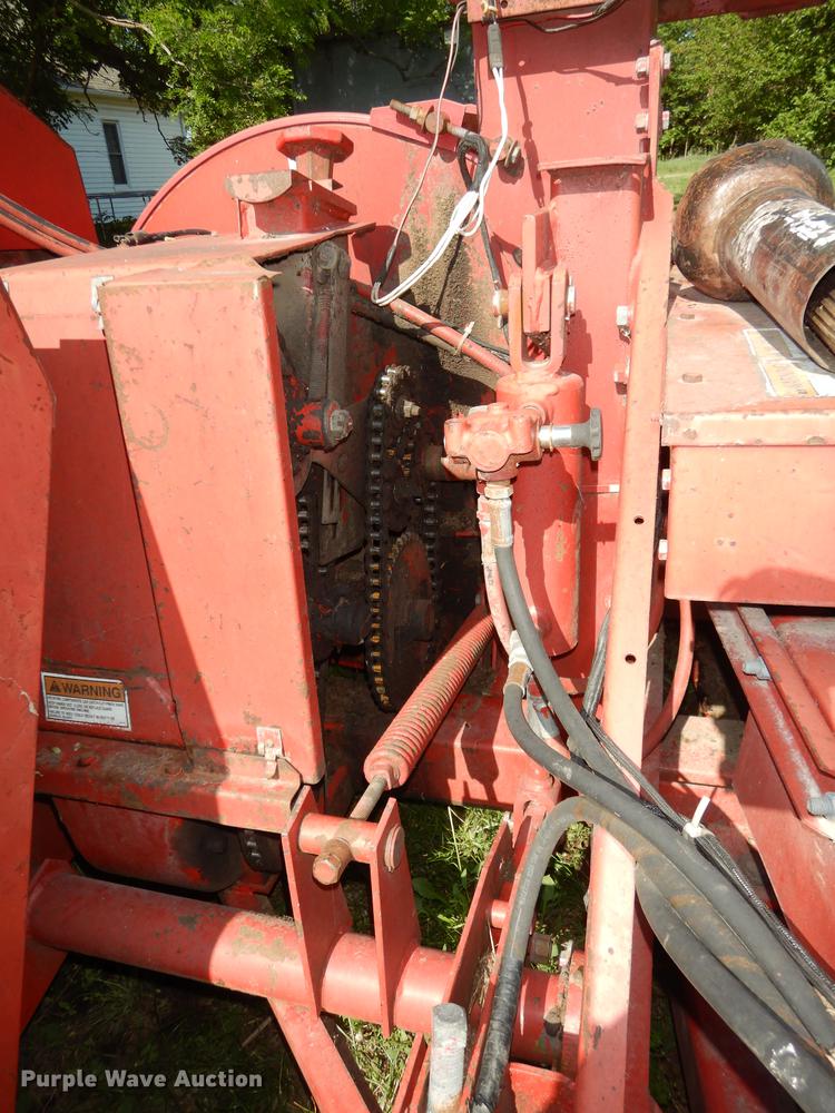 image for item DE1738 Gehl 1060 forage harvester