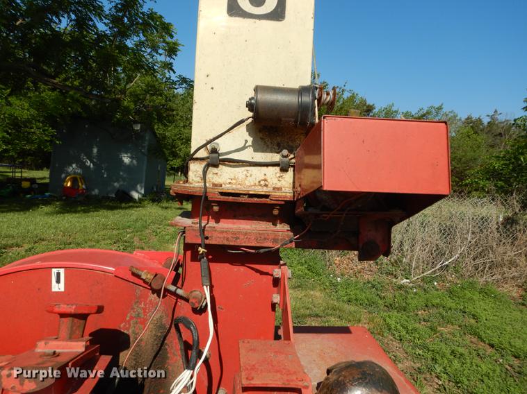 image for item DE1738 Gehl 1060 forage harvester