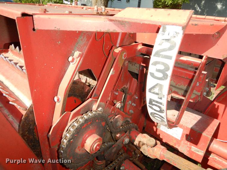 image for item DE1738 Gehl 1060 forage harvester