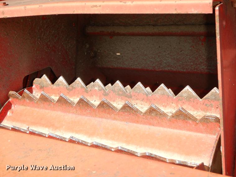 image for item DE1738 Gehl 1060 forage harvester