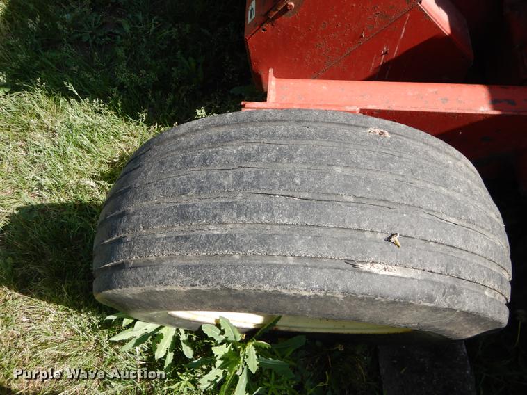 image for item DE1738 Gehl 1060 forage harvester