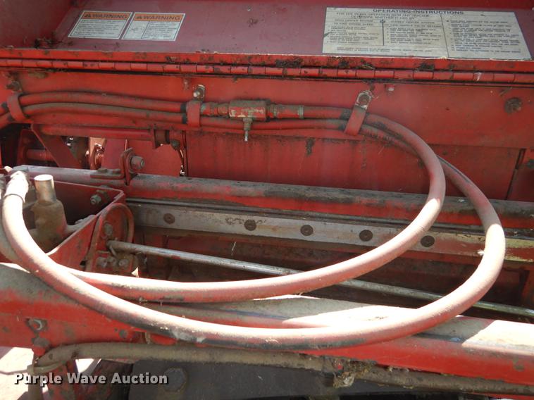 image for item DE1738 Gehl 1060 forage harvester