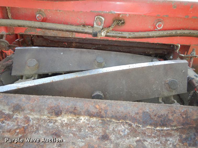 image for item DE1738 Gehl 1060 forage harvester