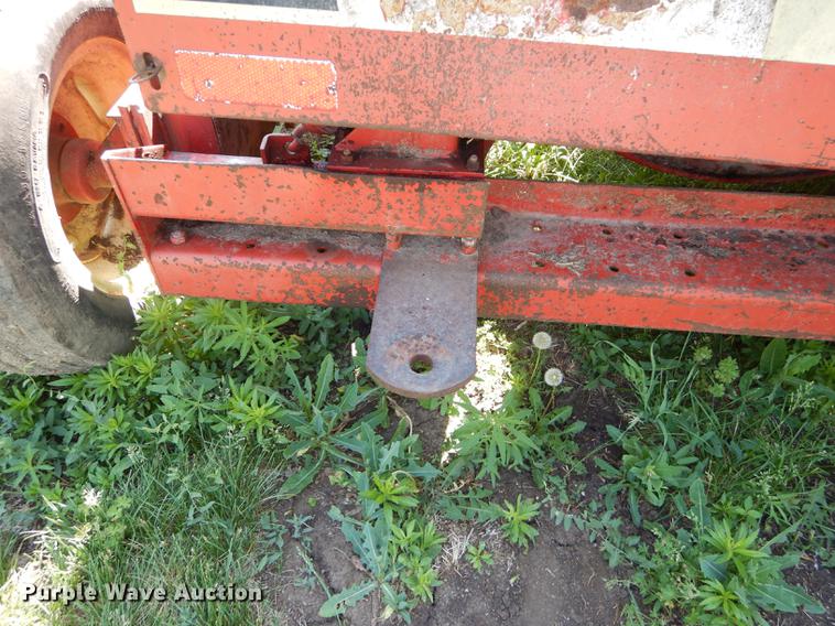 image for item DE1738 Gehl 1060 forage harvester