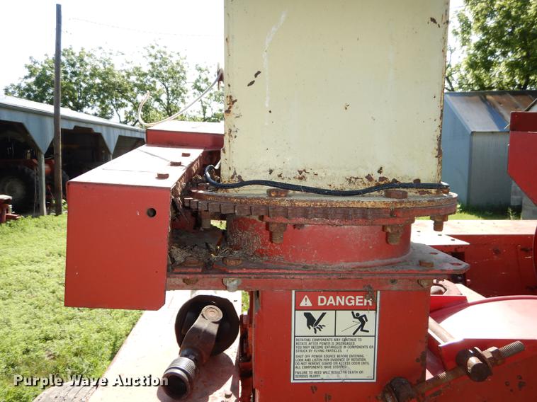 image for item DE1738 Gehl 1060 forage harvester