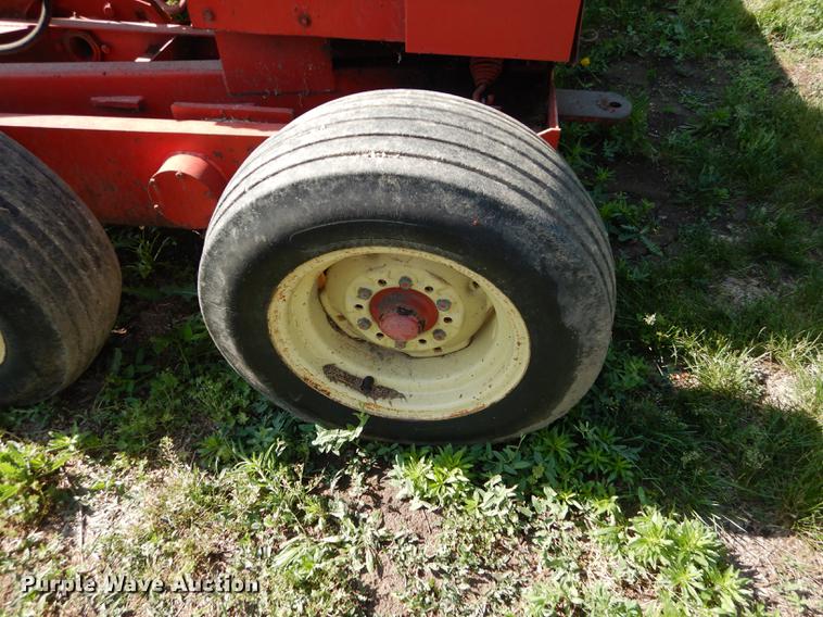 image for item DE1738 Gehl 1060 forage harvester