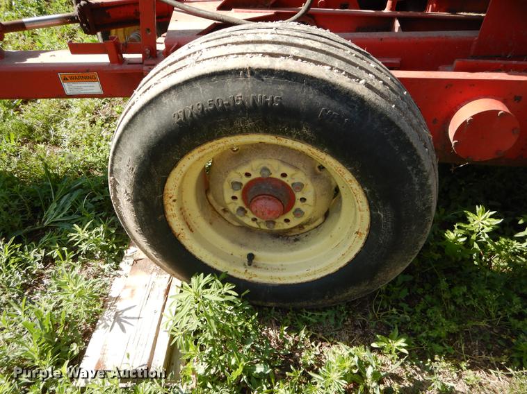 image for item DE1738 Gehl 1060 forage harvester