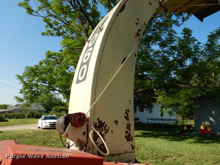 image for item DE1738 Gehl 1060 forage harvester