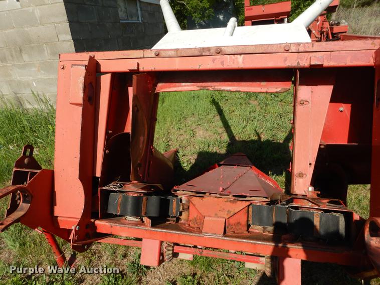 image for item DE1739 Gehl TR3038 silage head