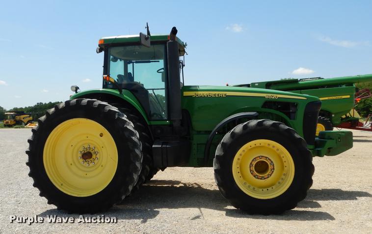 image for item DE1740 2005 John Deere 8520 tractor
