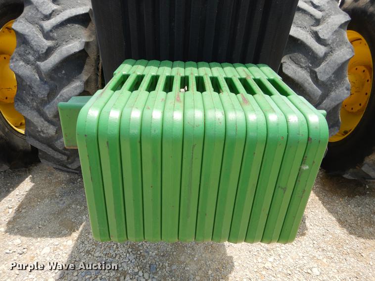 image for item DE1740 2005 John Deere 8520 tractor