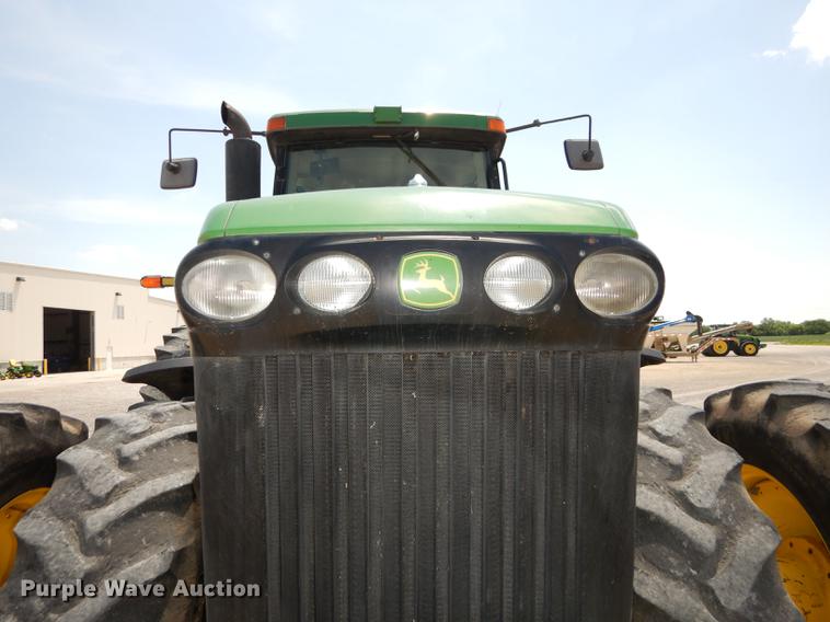 image for item DE1740 2005 John Deere 8520 tractor