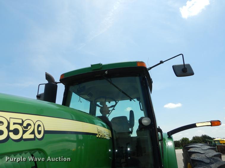 image for item DE1740 2005 John Deere 8520 tractor