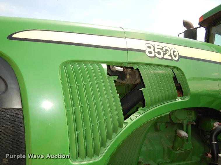 image for item DE1740 2005 John Deere 8520 tractor