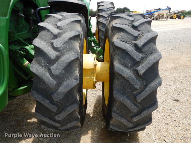 image for item DE1740 2005 John Deere 8520 tractor