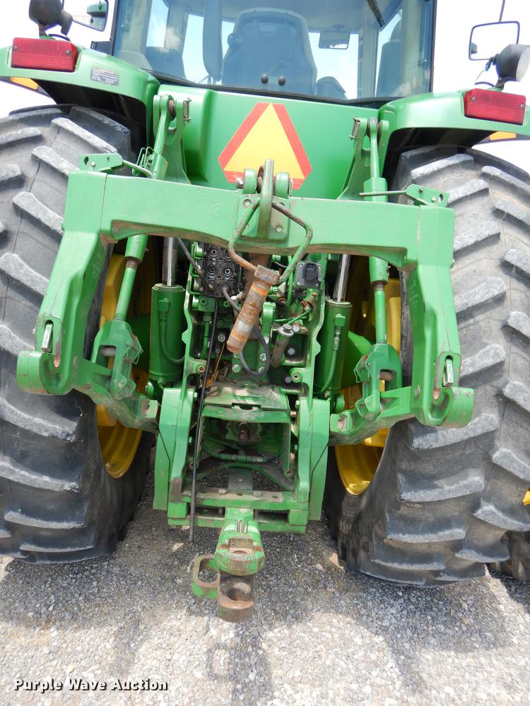 image for item DE1740 2005 John Deere 8520 tractor