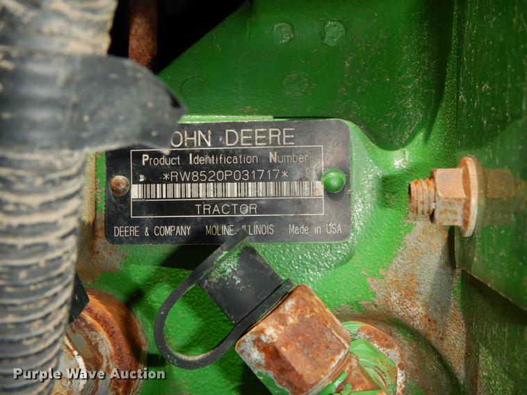 image for item DE1740 2005 John Deere 8520 tractor