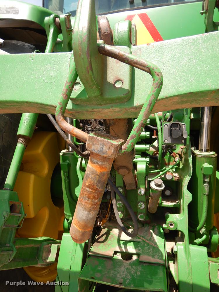 image for item DE1740 2005 John Deere 8520 tractor