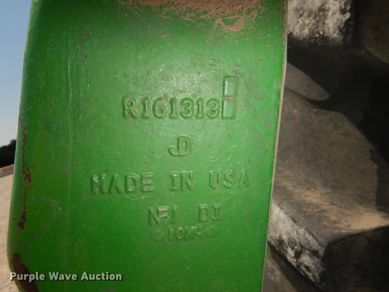 image for item DE1740 2005 John Deere 8520 tractor