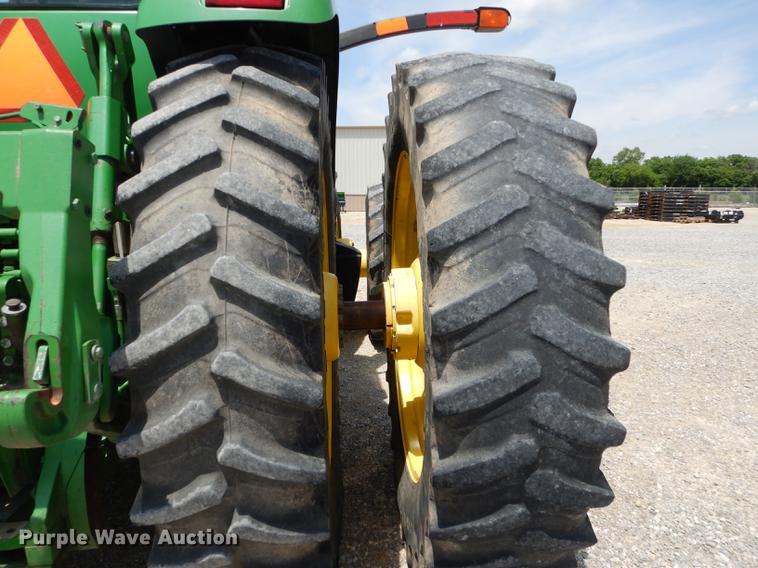 image for item DE1740 2005 John Deere 8520 tractor