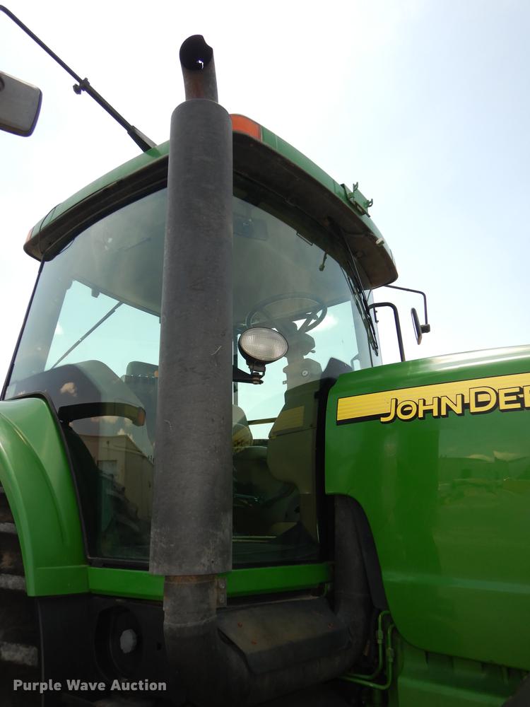 image for item DE1740 2005 John Deere 8520 tractor