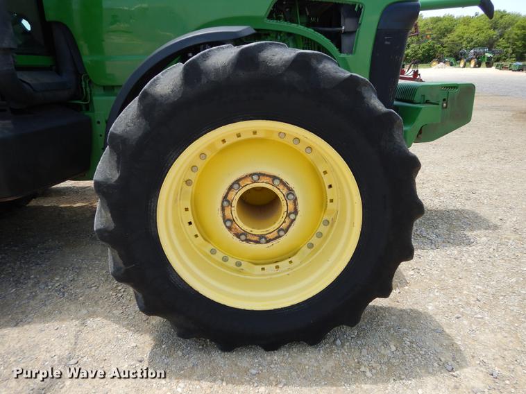 image for item DE1740 2005 John Deere 8520 tractor
