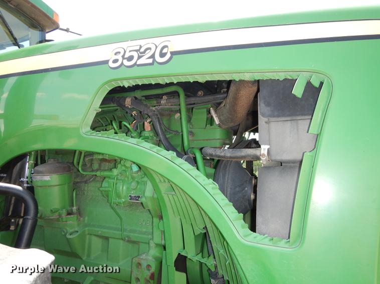 image for item DE1740 2005 John Deere 8520 tractor